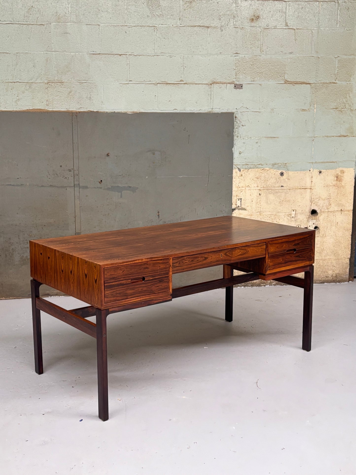 Vintage Danish Modern Rosewood Executive Desk by Arne Wahl Iversen for Vinde Mobelfabrik