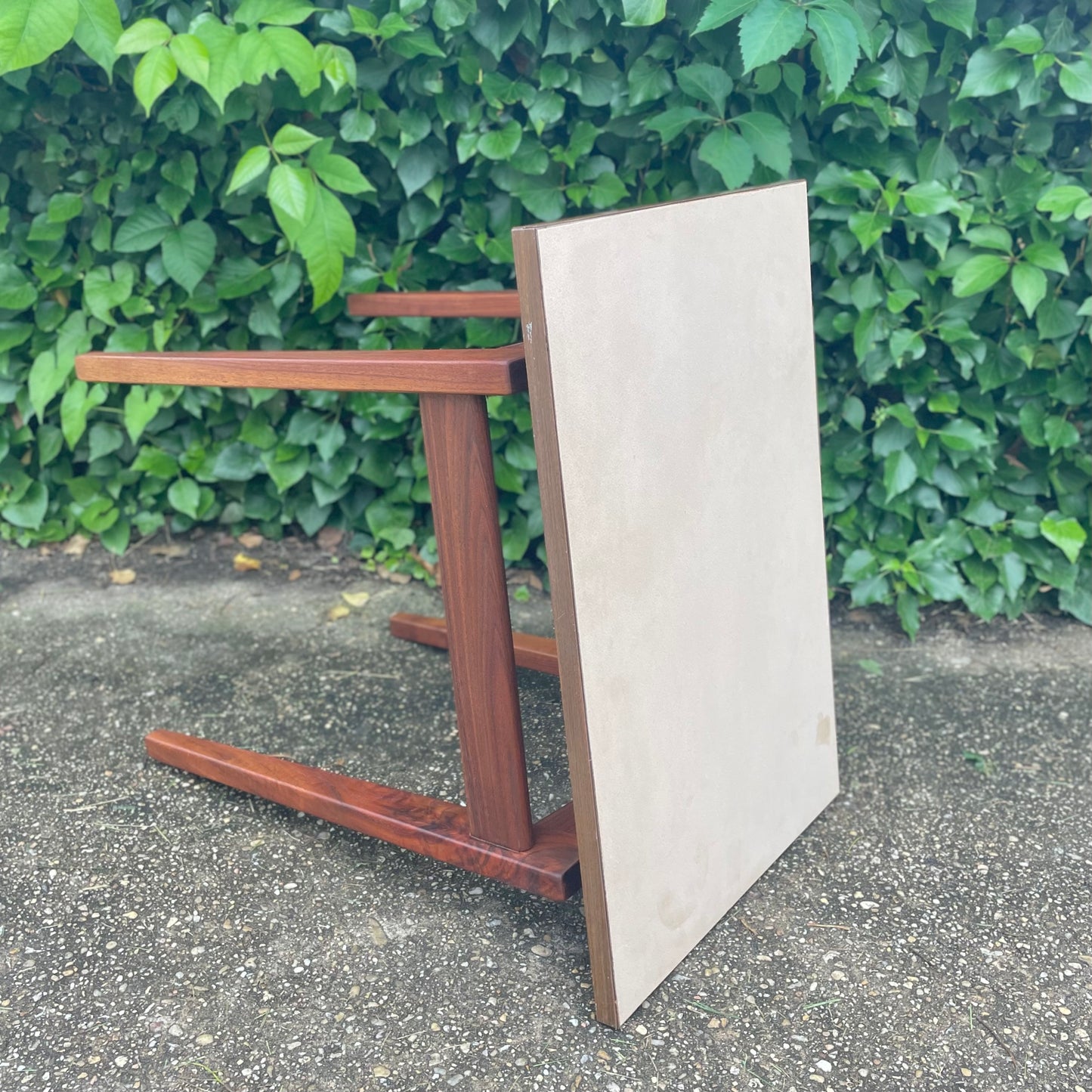 Vintage Mid-Century Modern End table by Jens Risom Design