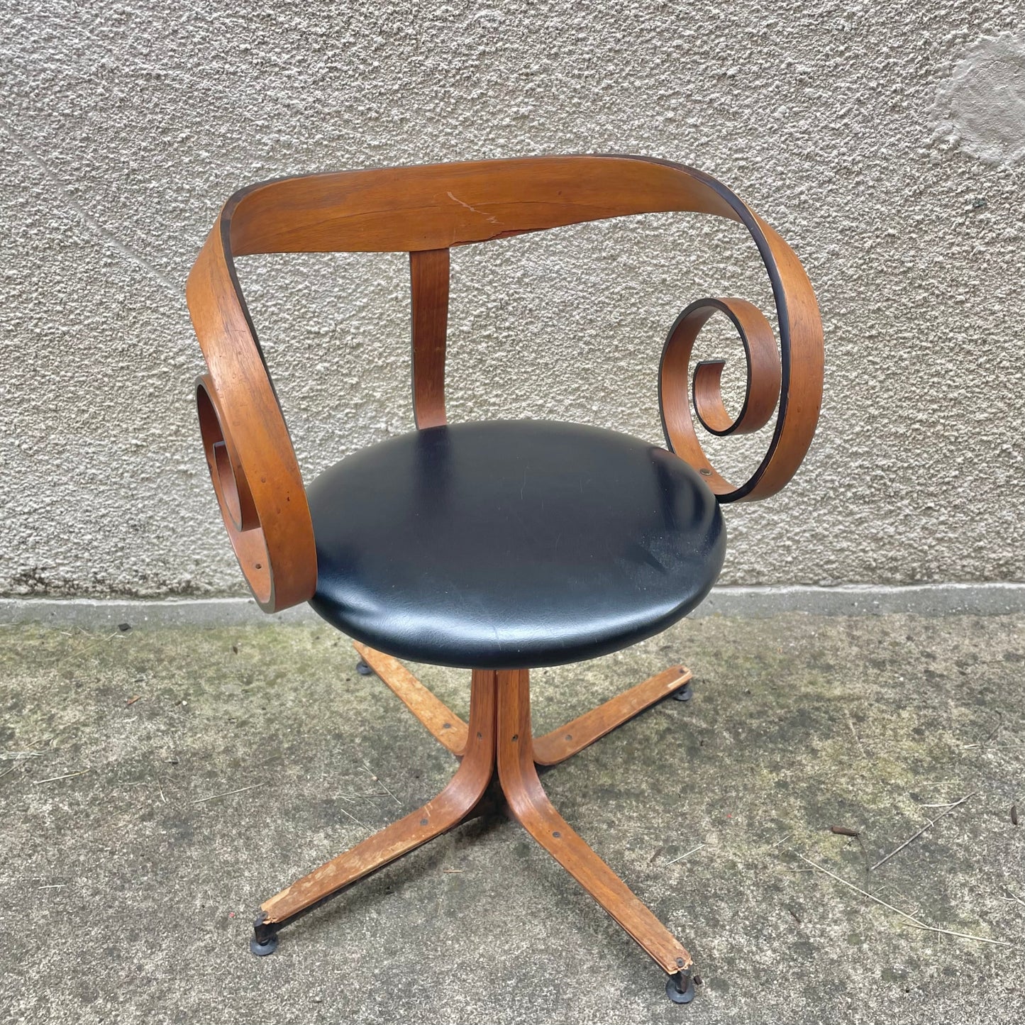 Walnut & Black Leather ‘Sultana’ Chair by George Mulhauser for Plycraft