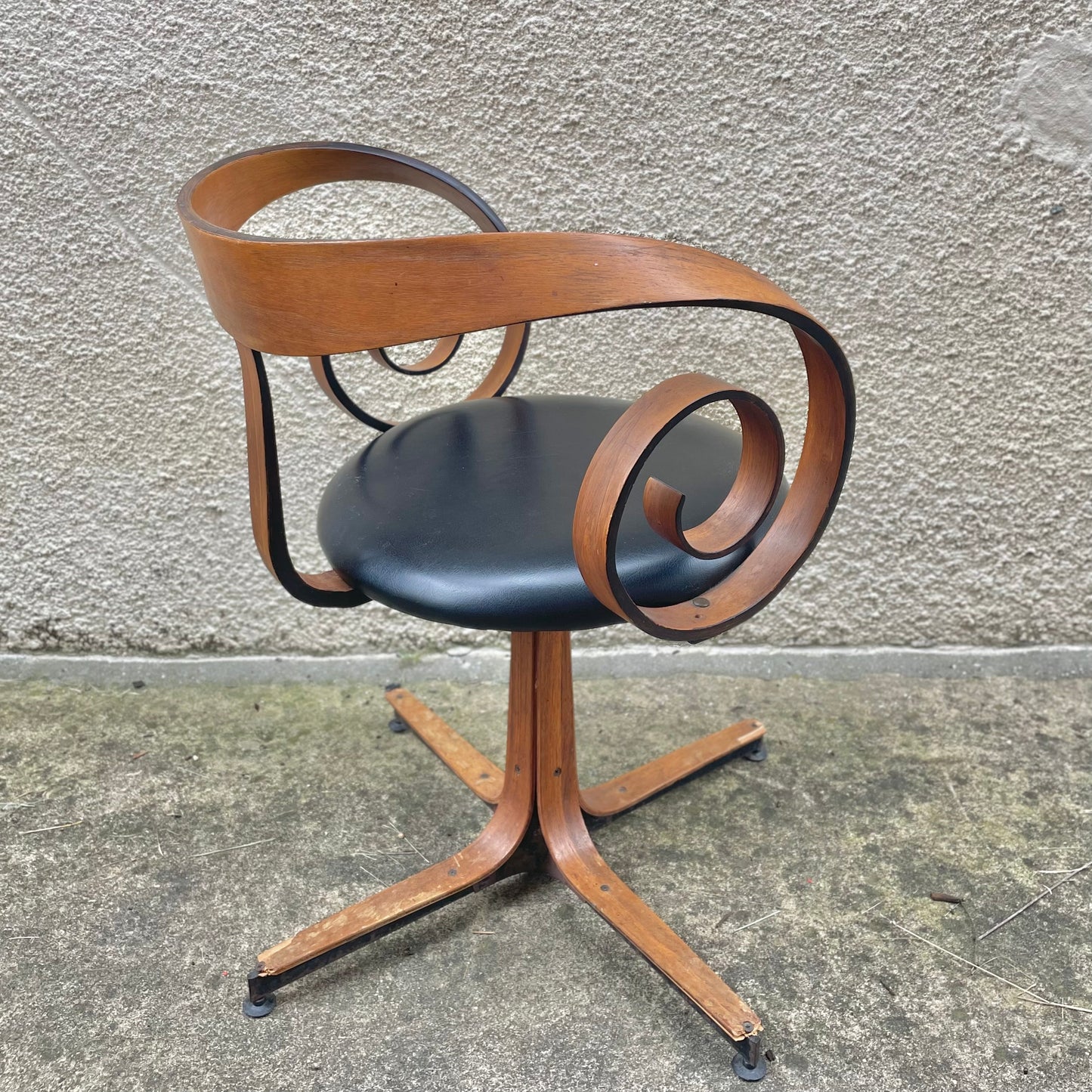 Walnut & Black Leather ‘Sultana’ Chair by George Mulhauser for Plycraft