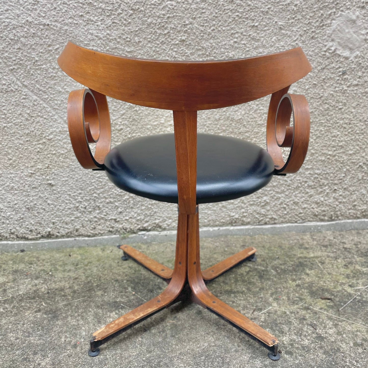 Walnut & Black Leather ‘Sultana’ Chair by George Mulhauser for Plycraft