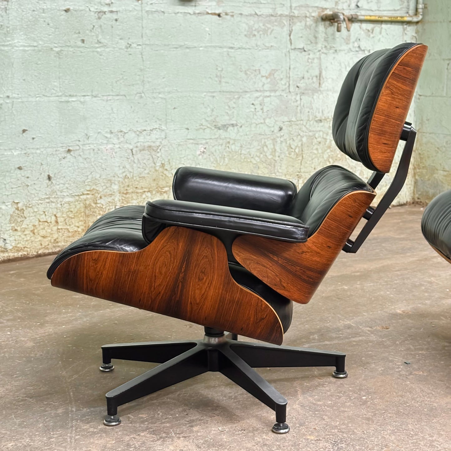 Vintage Herman Miller 670 ‘Eames’ Lounge Chair and 671 Ottoman