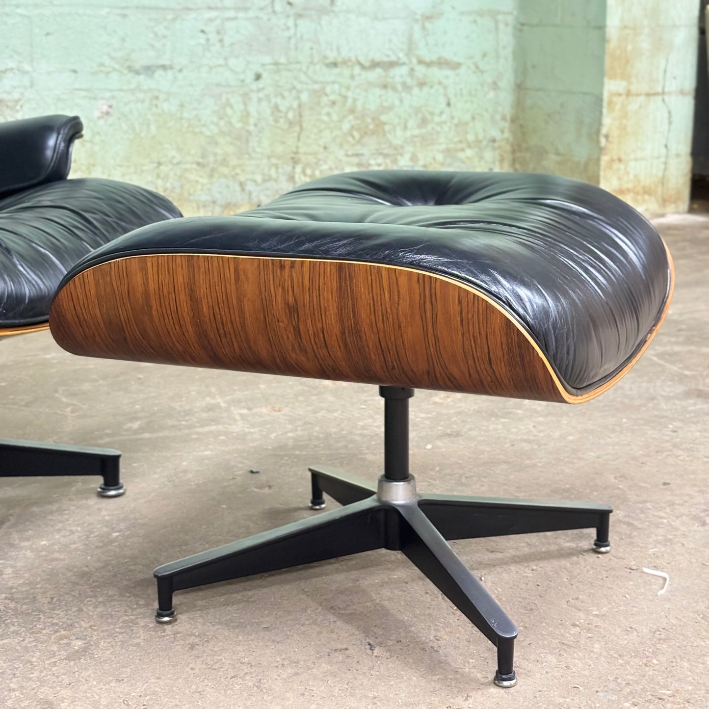 Vintage Herman Miller 670 ‘Eames’ Lounge Chair and 671 Ottoman