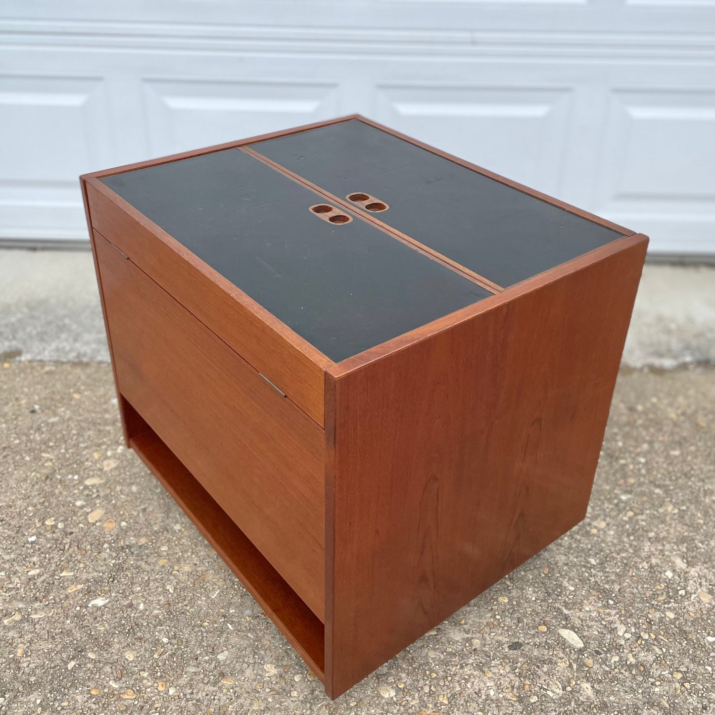 Danish Modern Rolling Teak Bar Cart Cube by Randers Møbelfabrik