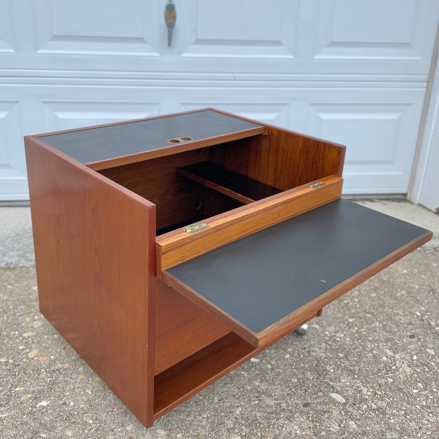 Danish Modern Rolling Teak Bar Cart Cube by Randers Møbelfabrik