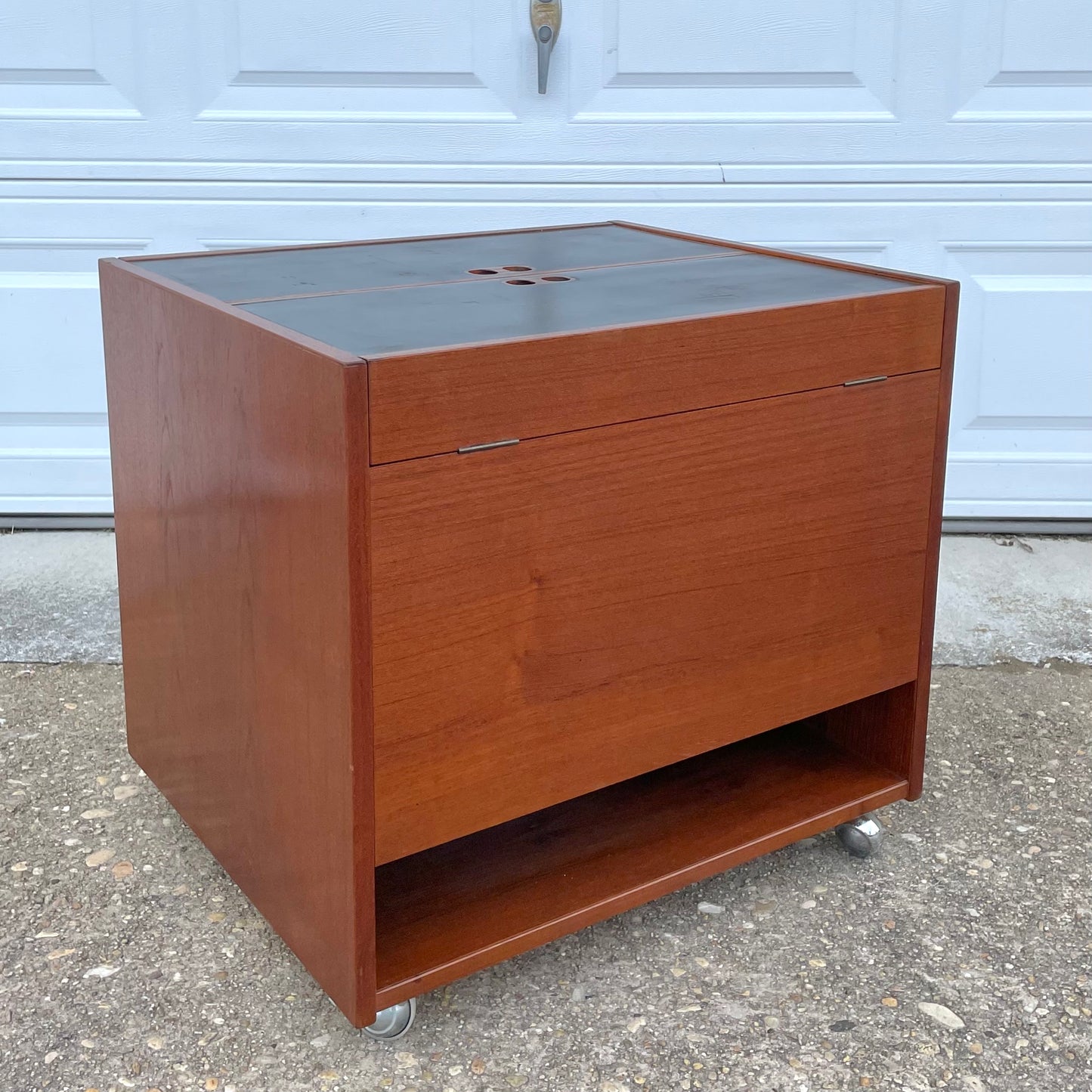 Danish Modern Rolling Teak Bar Cart Cube by Randers Møbelfabrik